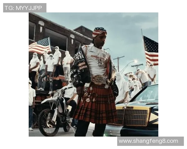 时尚潮流新风向足球球衣外穿引领街头运动风格 时尚潮流新风向足球球衣外穿引领街头运动风格